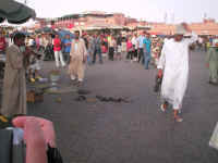 35 Marrakech la Djemaa el-Fna.JPG (95538 byte)