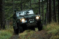 Land-Rover-04.jpg (77664 byte)